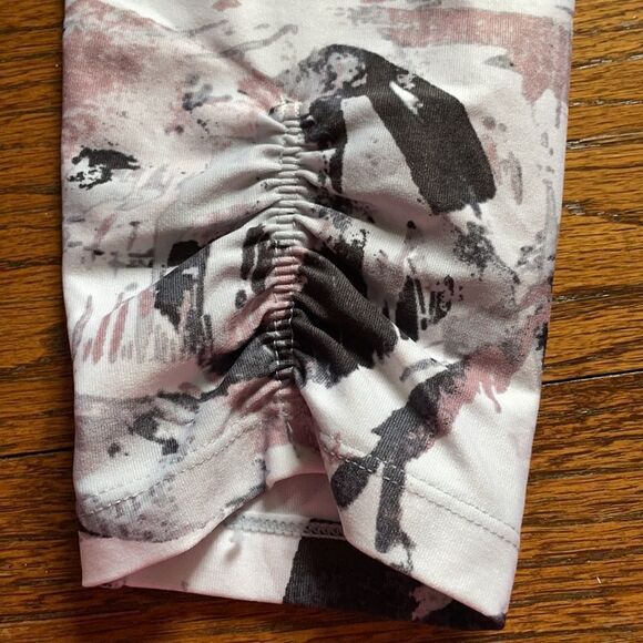 Calvin Klein Performance Abstract Flower Patterned Leggings - Picture 8 of 9